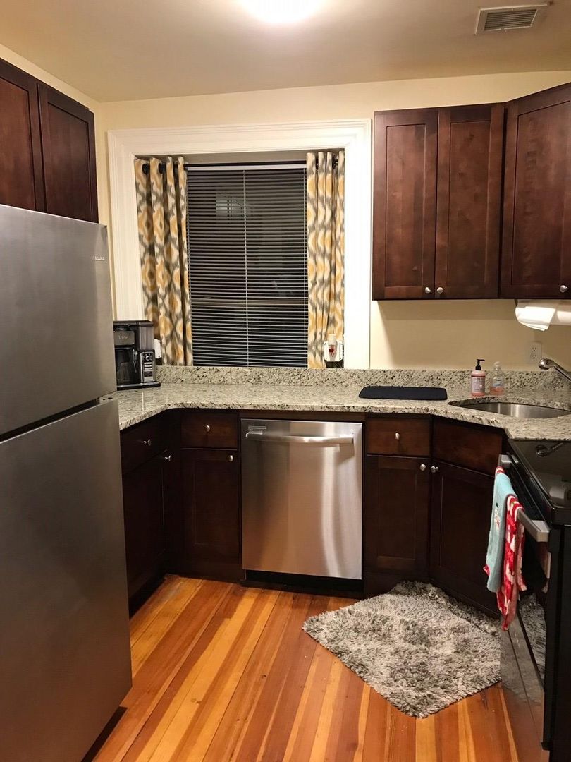 Brookline Condo: 1477 Beacon St