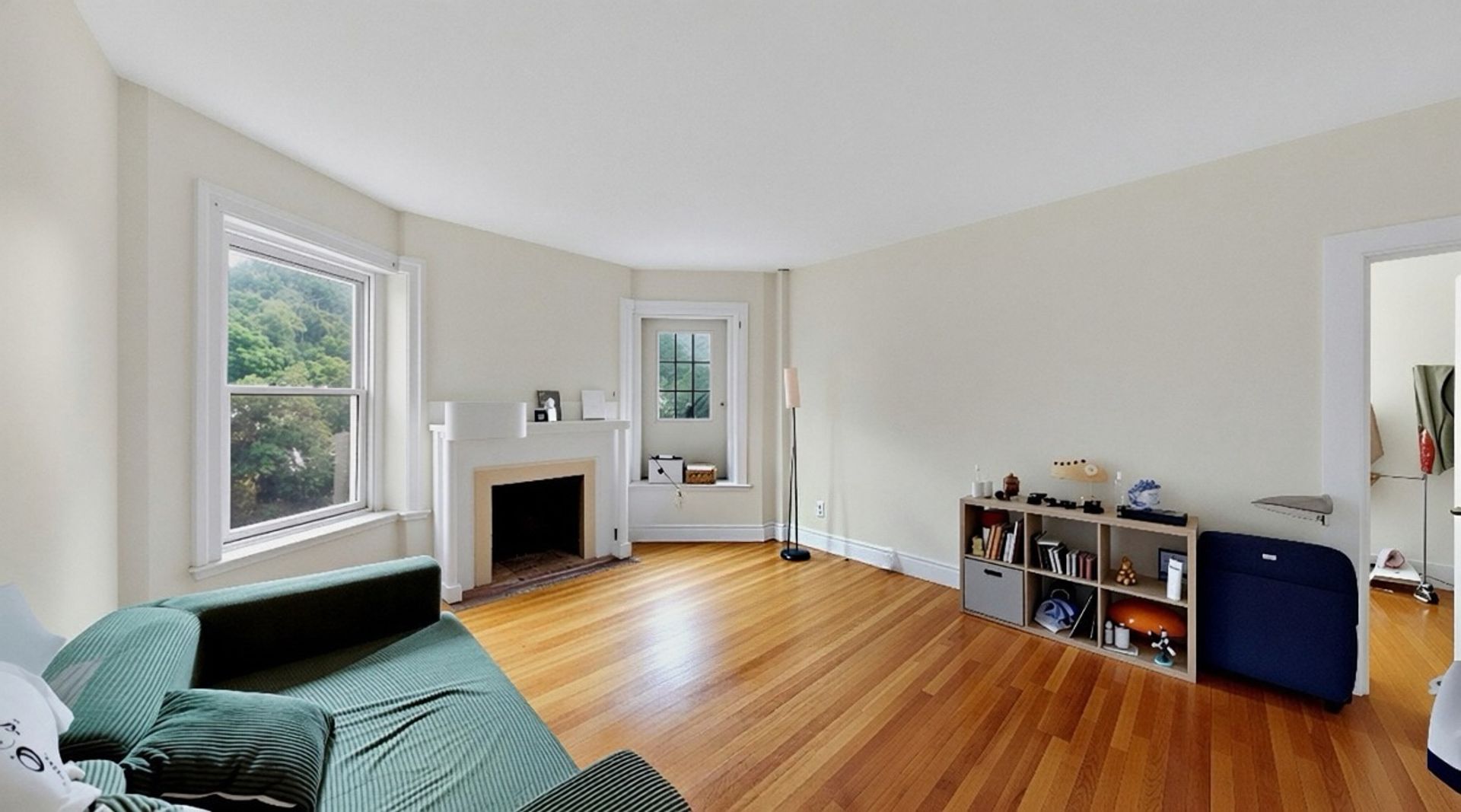 Brookline Condo: 1071 Beacon St