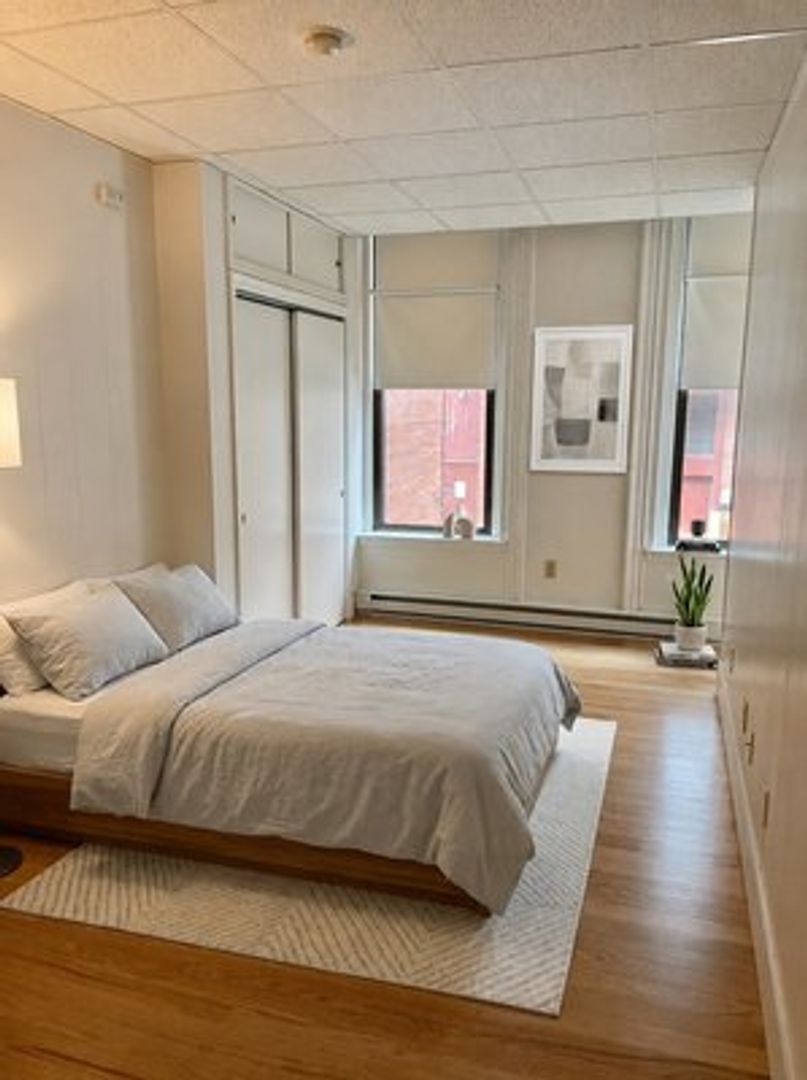 Boston Condo: 272 Newbury St.