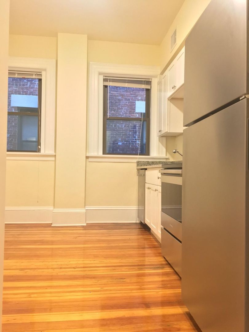 Brookline Condo: 1463 Beacon Street