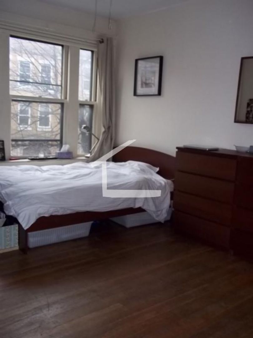 Brookline Condo: 11 Euston rd