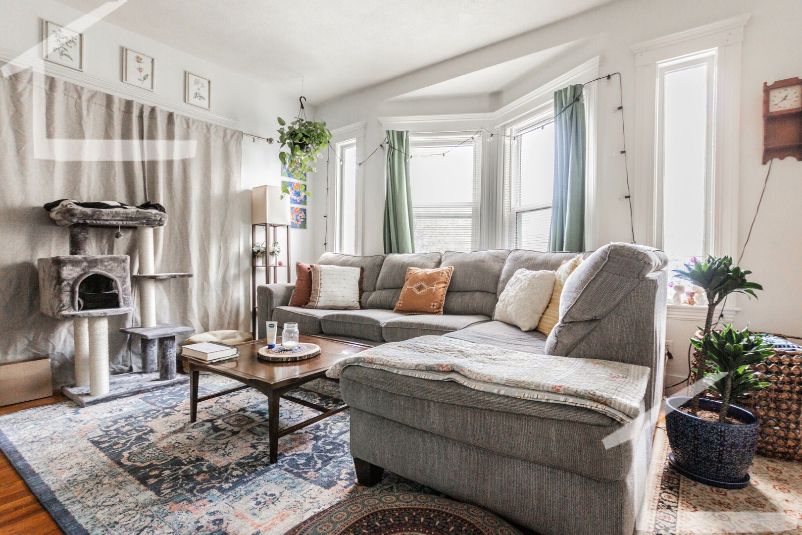 Boston House: 550 Washington St