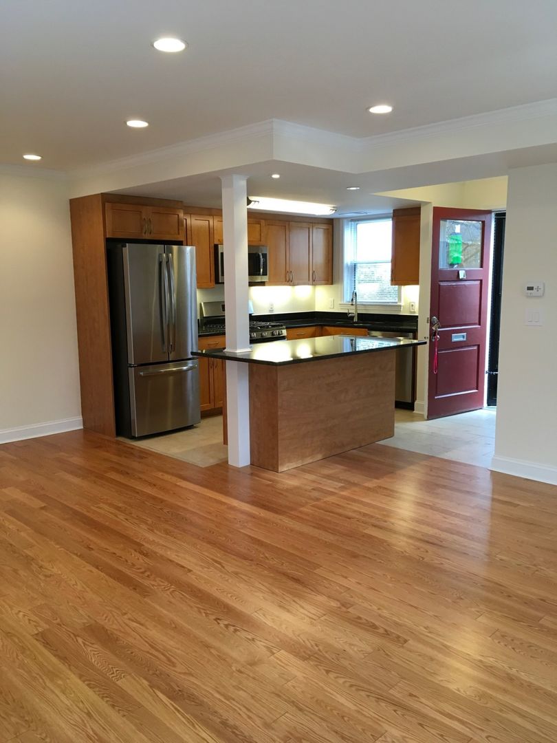 Brookline Townhome: 112 Independence Dr