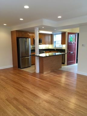 Brookline Townhouse – 1 Bedroom – In-Unit Laundry – Pet Friendly – photo 1