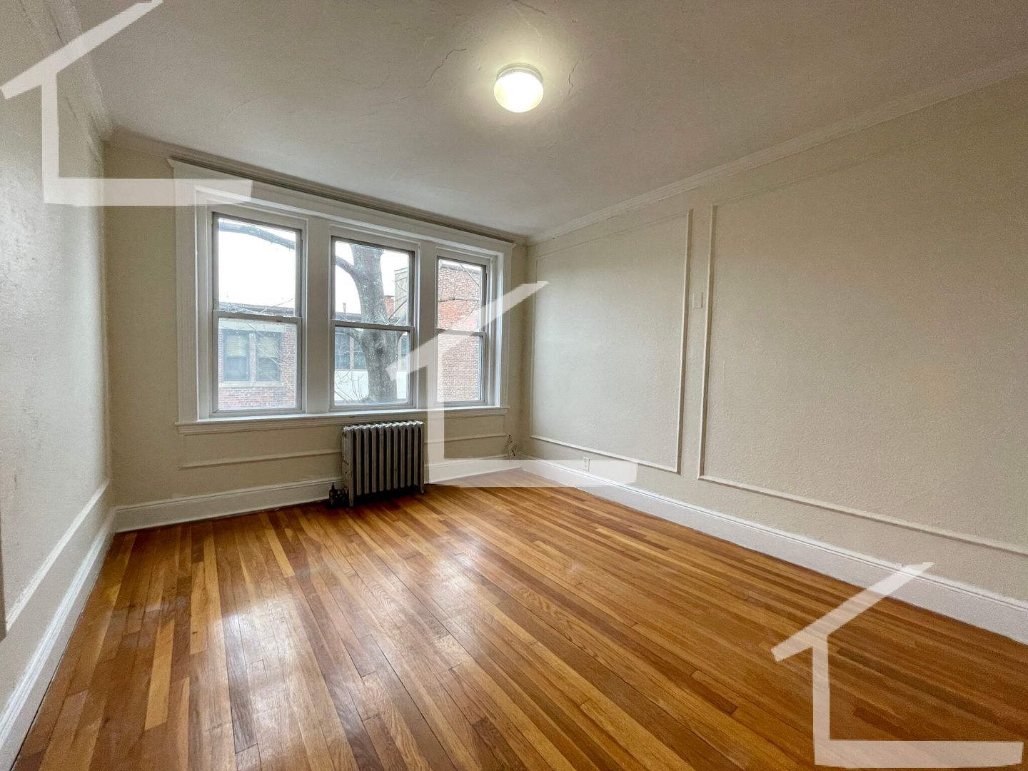 Boston House: 8 Vinal St