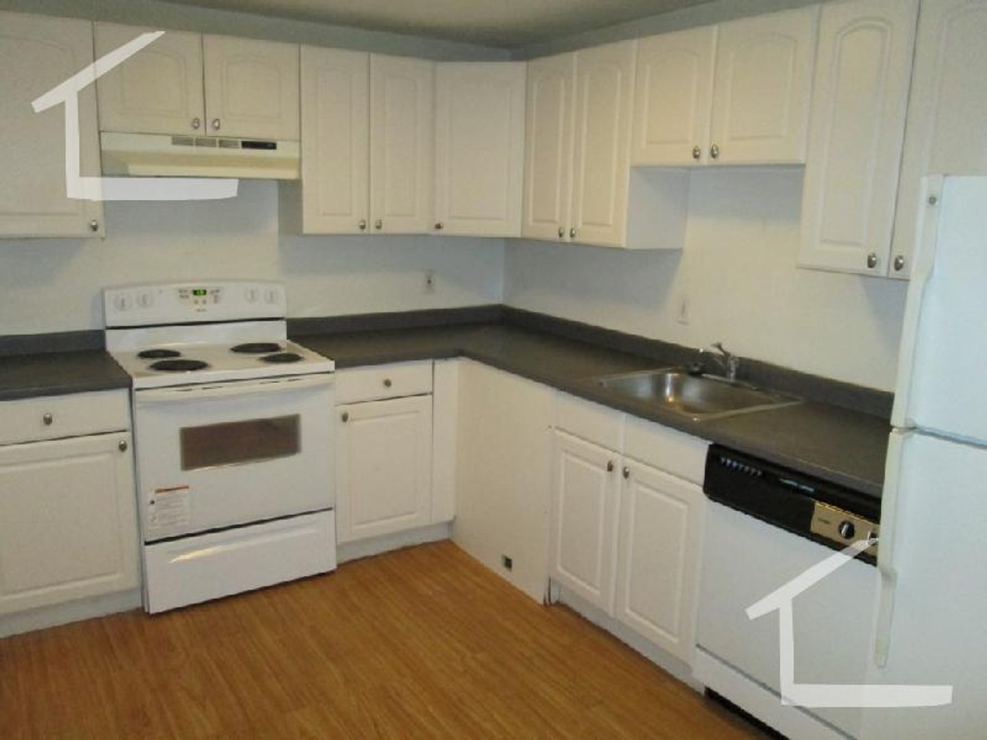 Boston House: 36 Dighton St