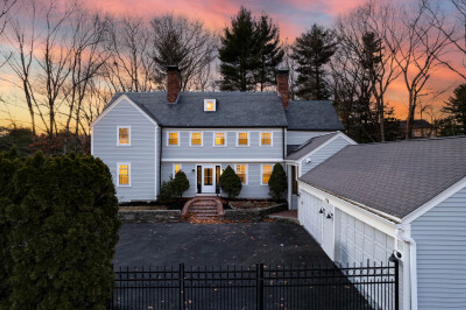 Newton House: 40L Puddingstone Ln.