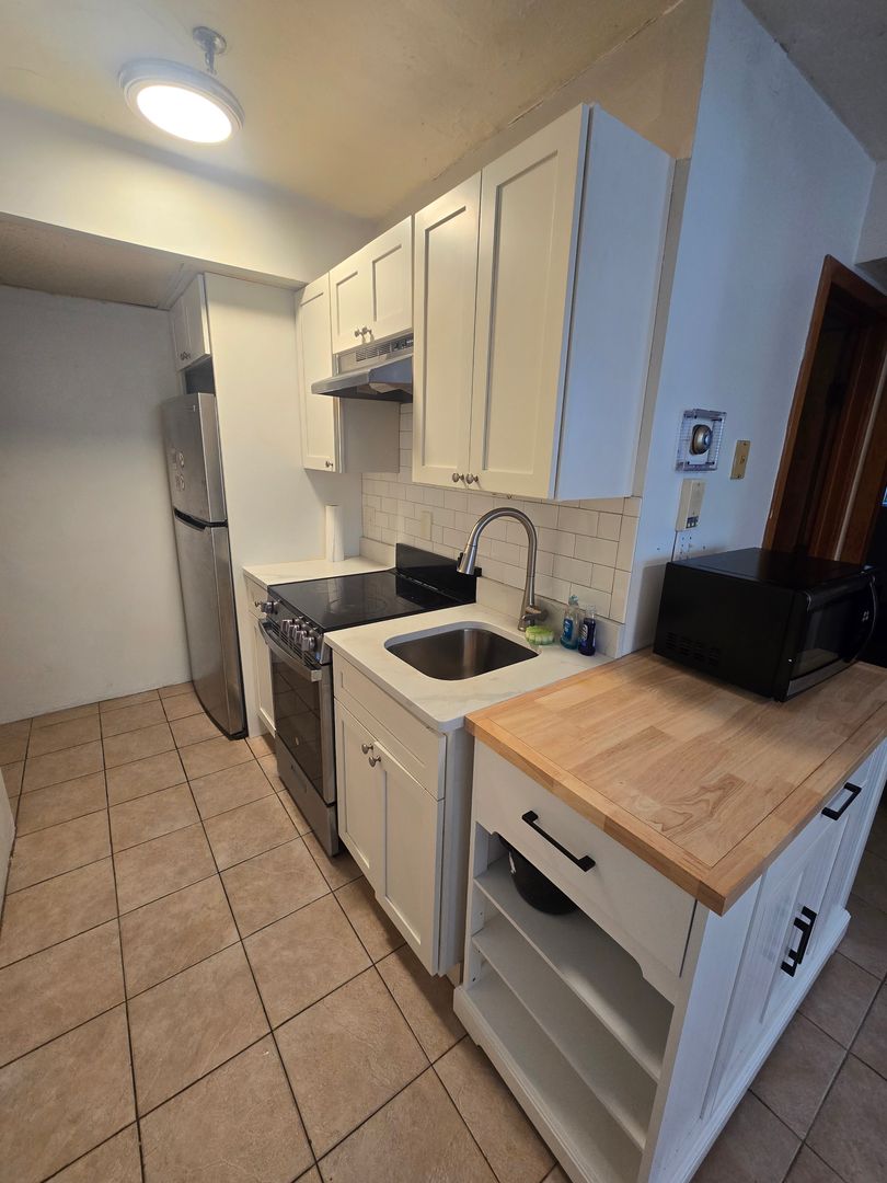 Boston Condo: 12 Gardner St