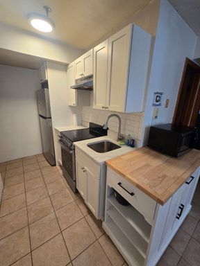 Allston 1-Bedroom with Included Utilities and Open Layout – photo 1