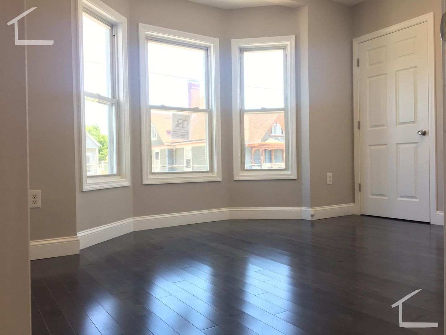 Boston Condo: 77 Linden St