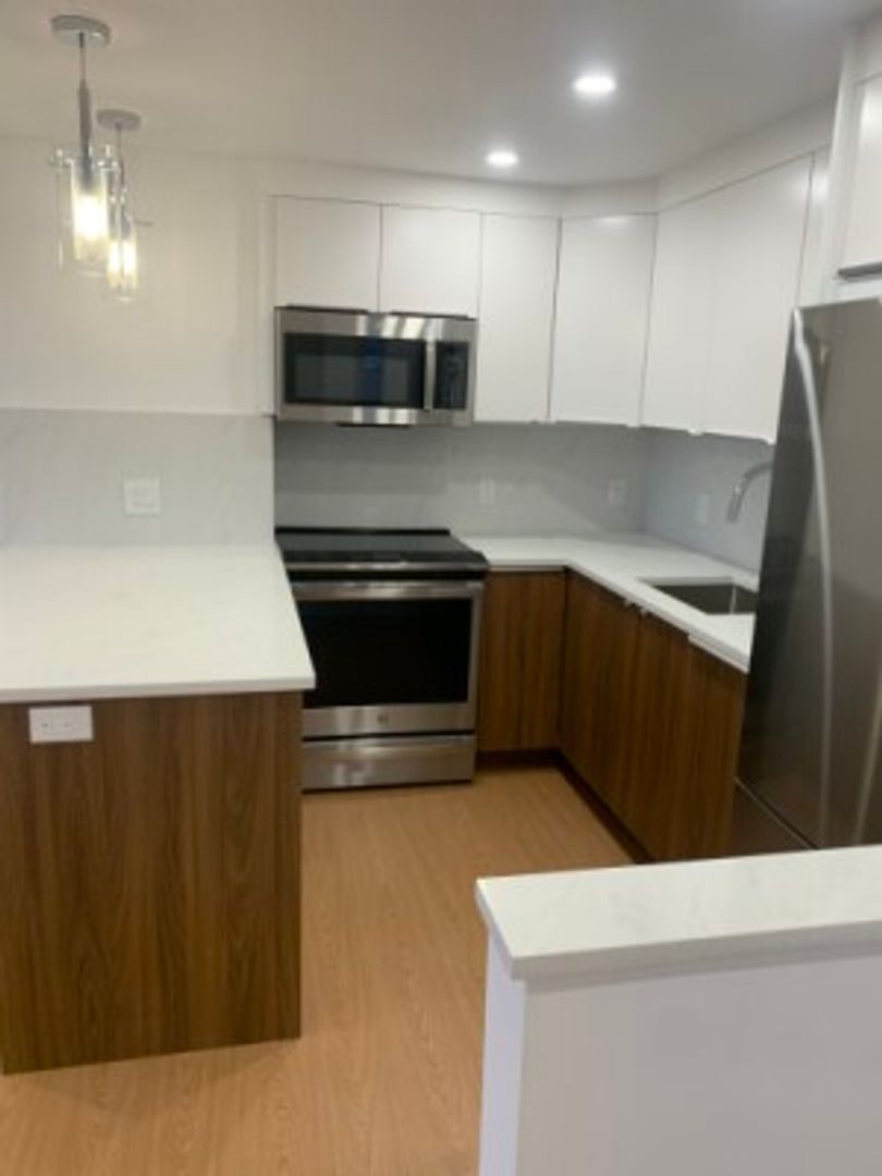 Brookline Condo: 1243 Beacon St