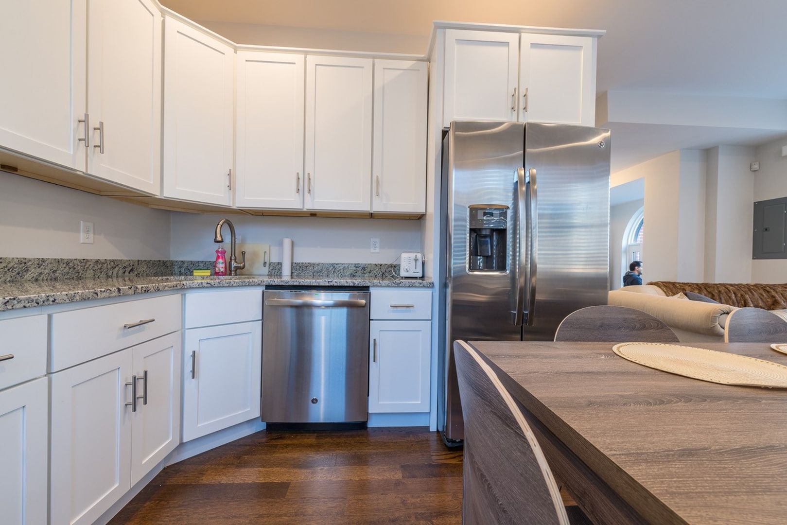 Newton Condo: 2044 Beacon St.