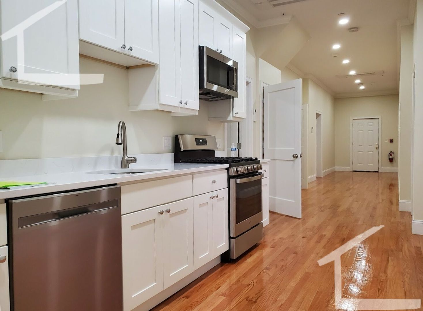Brookline Condo: 12 Harris St