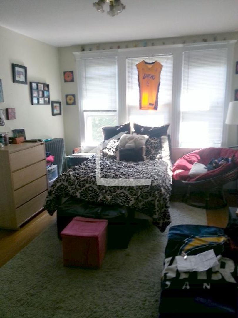 Belmont House: 52 Hill Rd