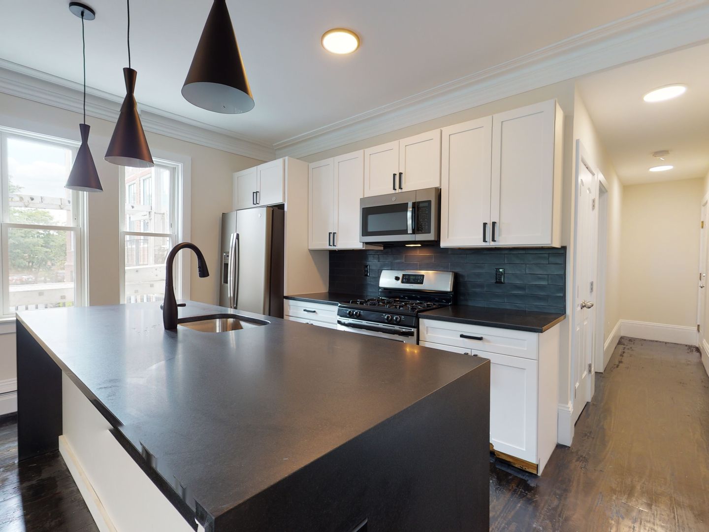 Boston Townhome: 832 Parker St