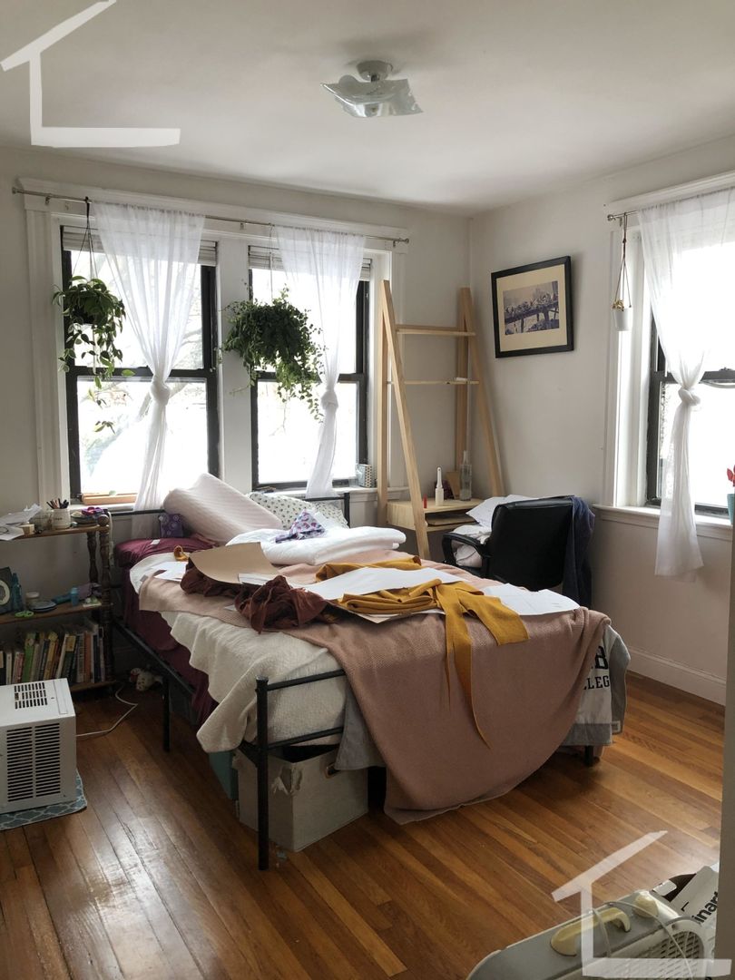 Boston Condo: 31 Egremont Rd