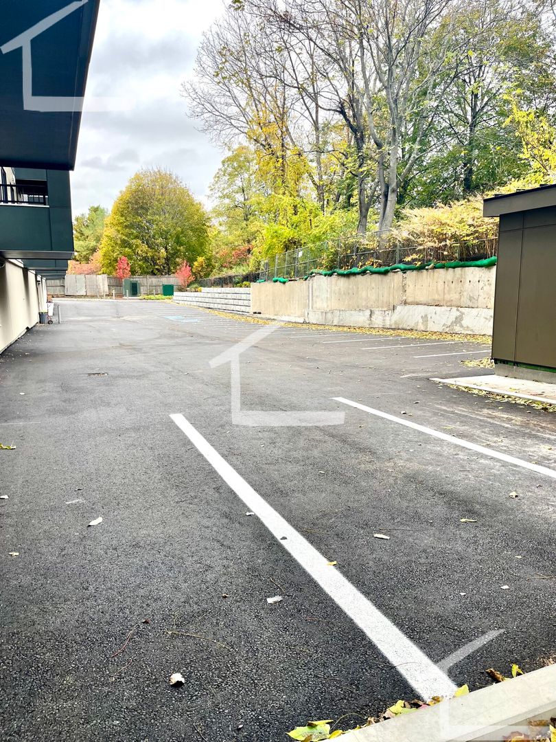 Boston House: 199 Gardner St.