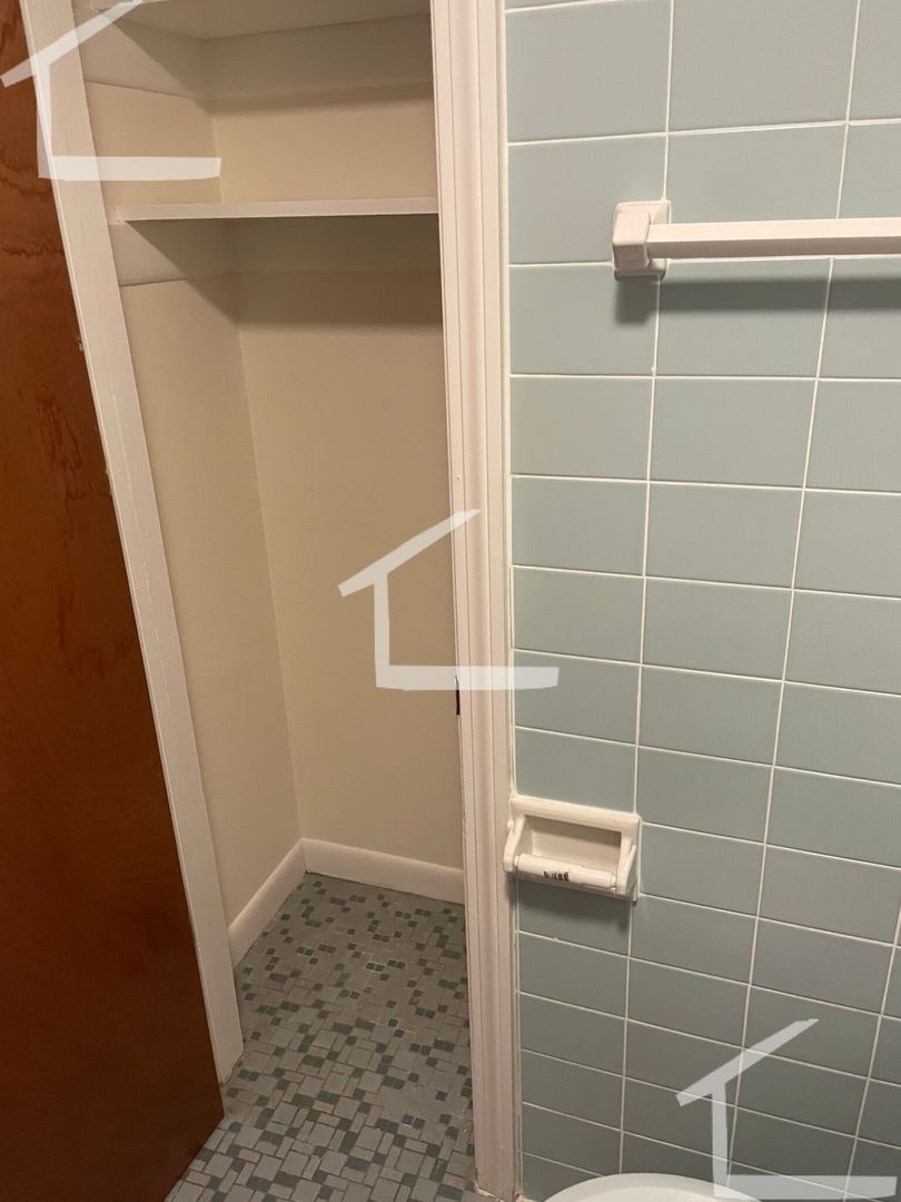 Brighton House: 2012 Commonwealth Ave