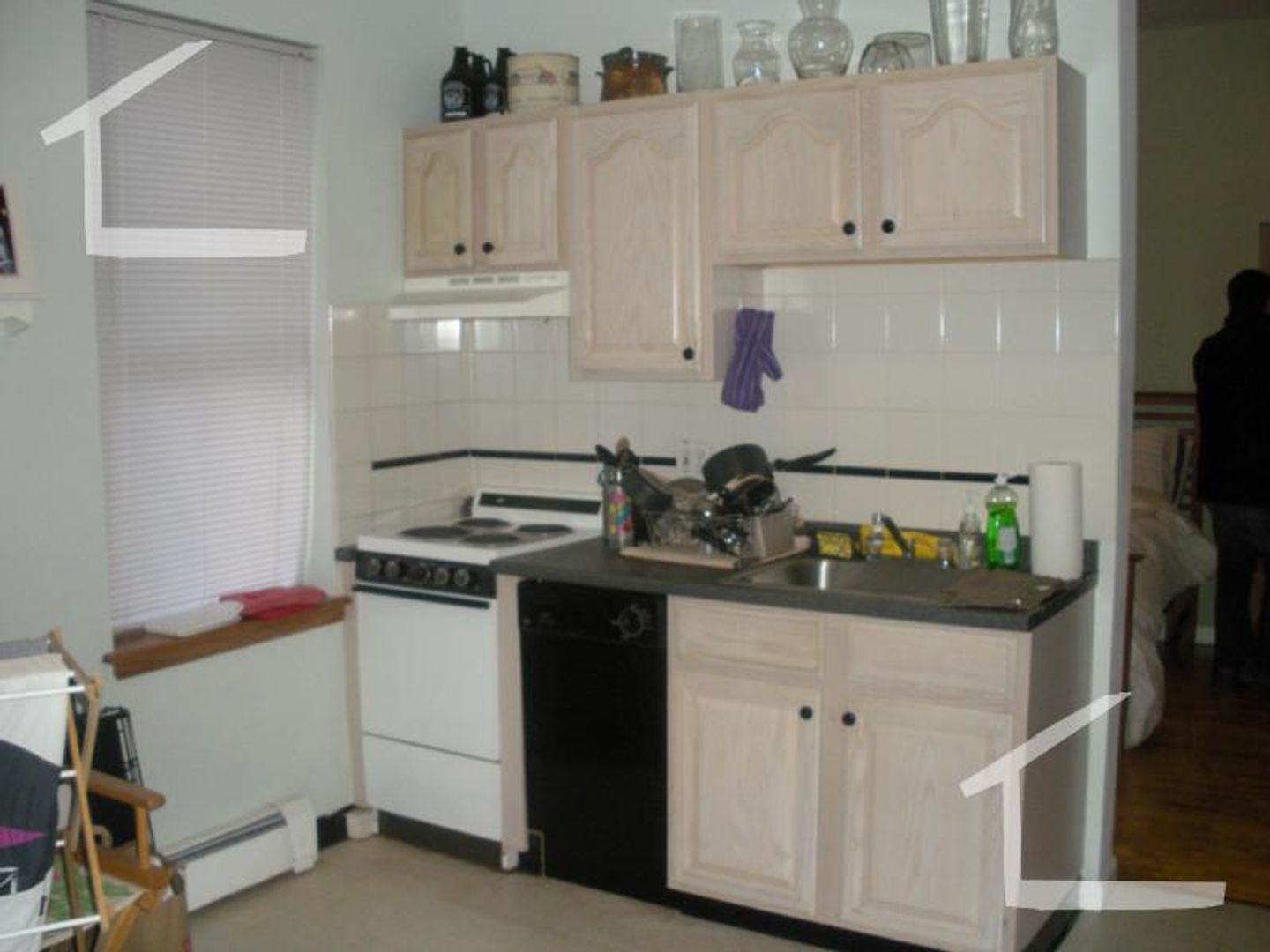 Brighton Apartment: 206 Chestnut Hill Ave