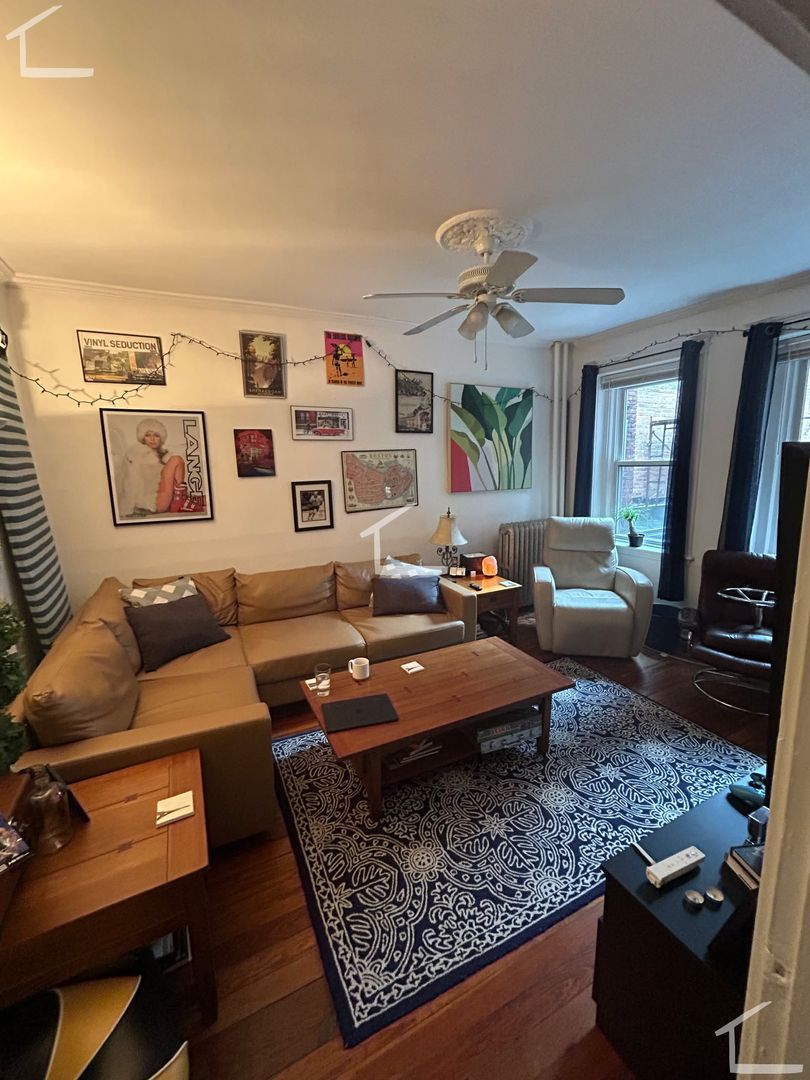 Boston Condo: 142 Charles St