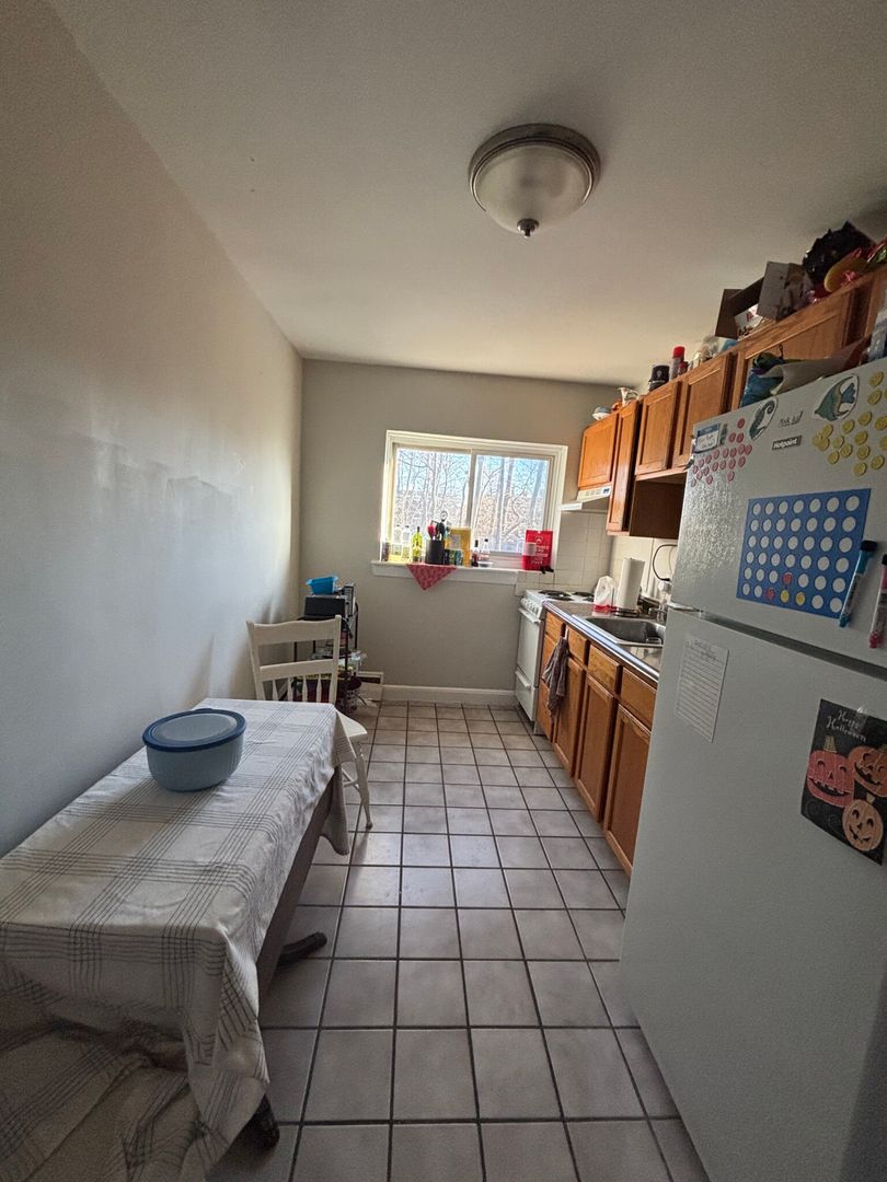 Boston House: 63 Selkir Rd