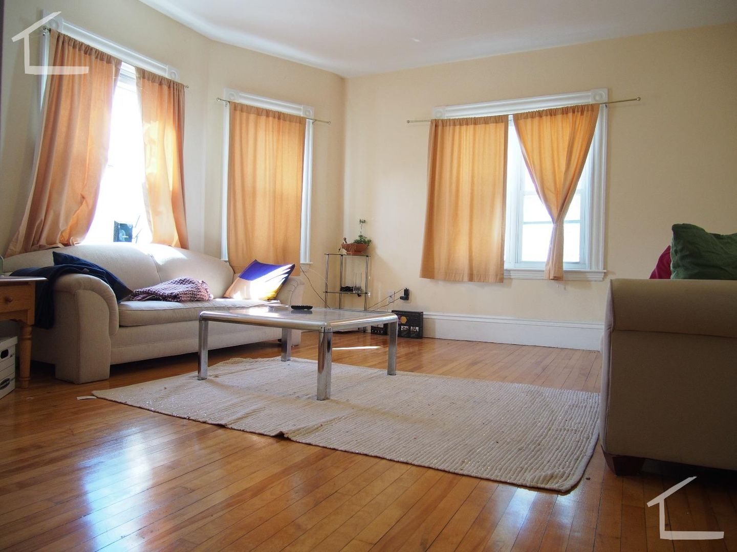 Boston House: 28 Brooks St