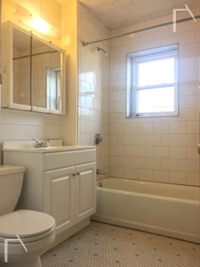 No Brokers Fee, Heat, Hot Water Included. Large Fully Renovated Unit on Kenmore. Steps from the T Stop. Laundry is on a Site – photo 1