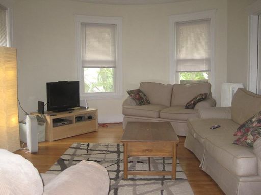 No Broker Fee | Brookline 3 Bed with Parking, Balcony & Heat Included – photo 1