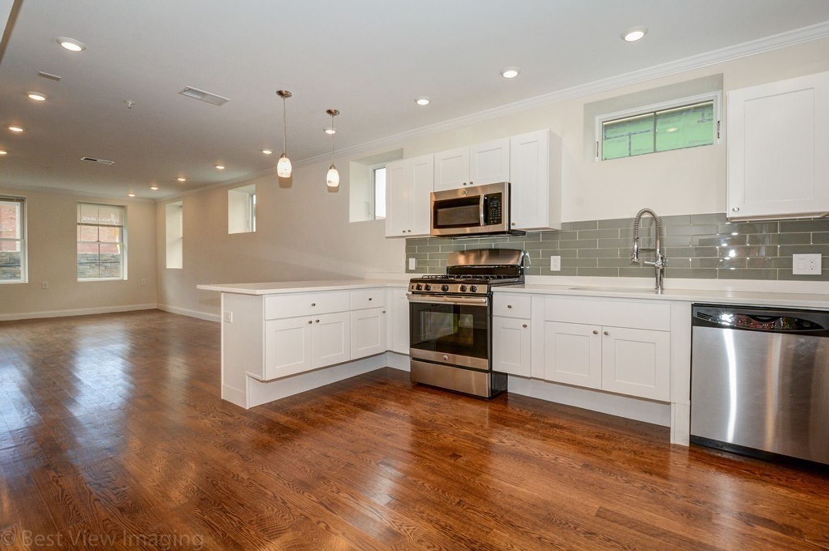 Boston House: 2747 Washington St