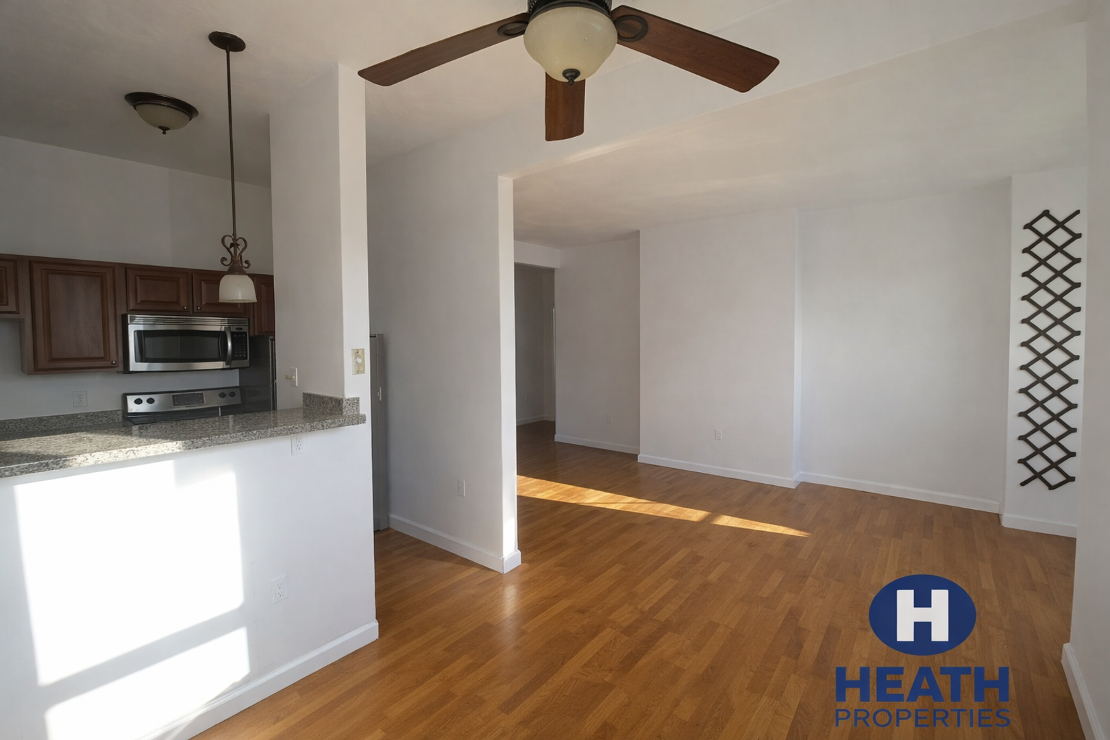 Boston Townhome: 19 Cortes St