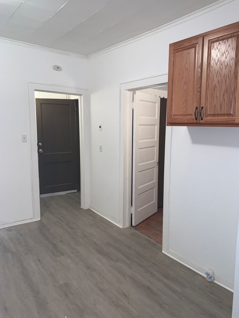 39 PAWLING ST. HAGAMAN, NY 12086