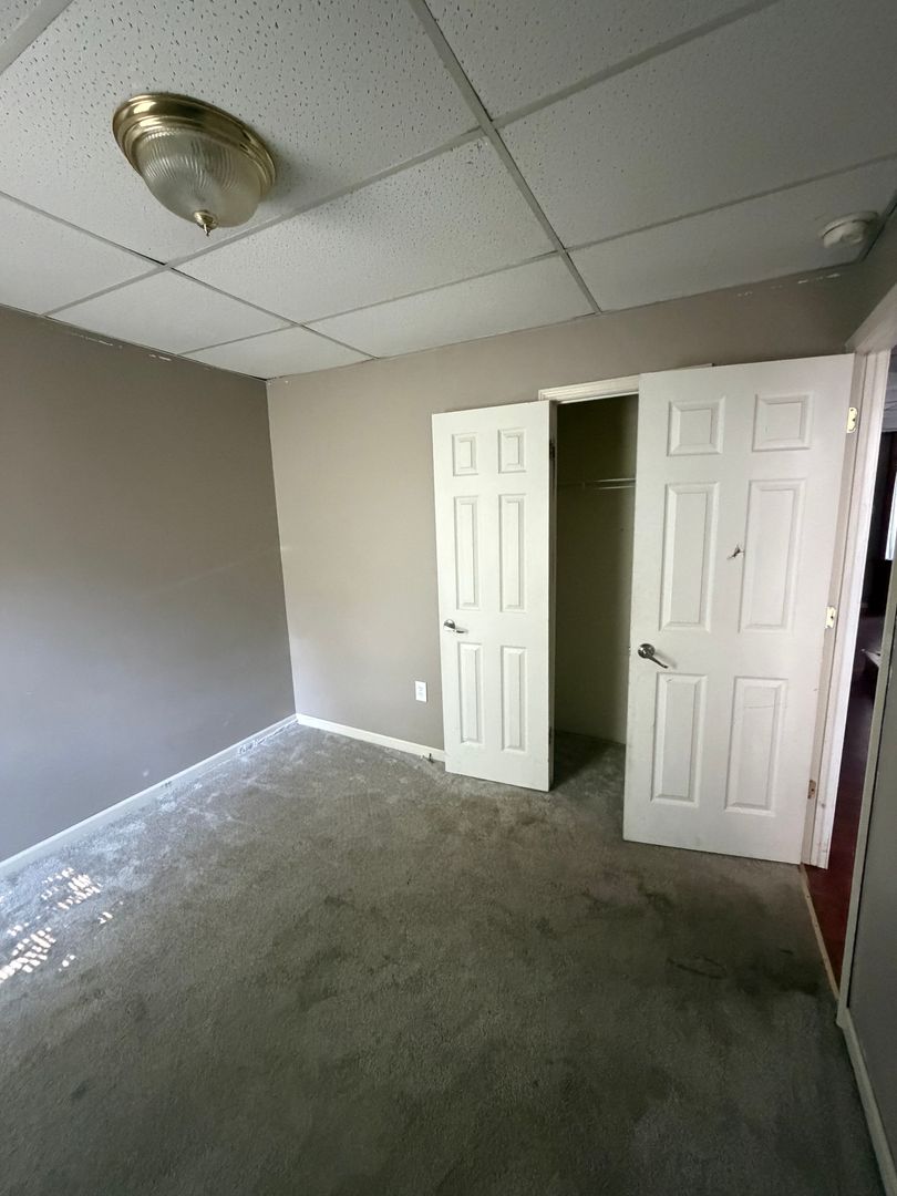Gloversville Apartment: 47 Yale St