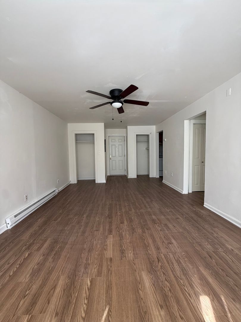 Gloversville Apartment: 82 Fremont St