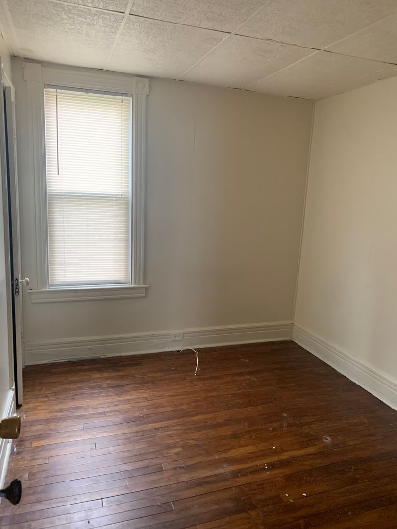 Amsterdam Apartment: 41 VANDERVEER ST. AMSTERDAM, NY 12010