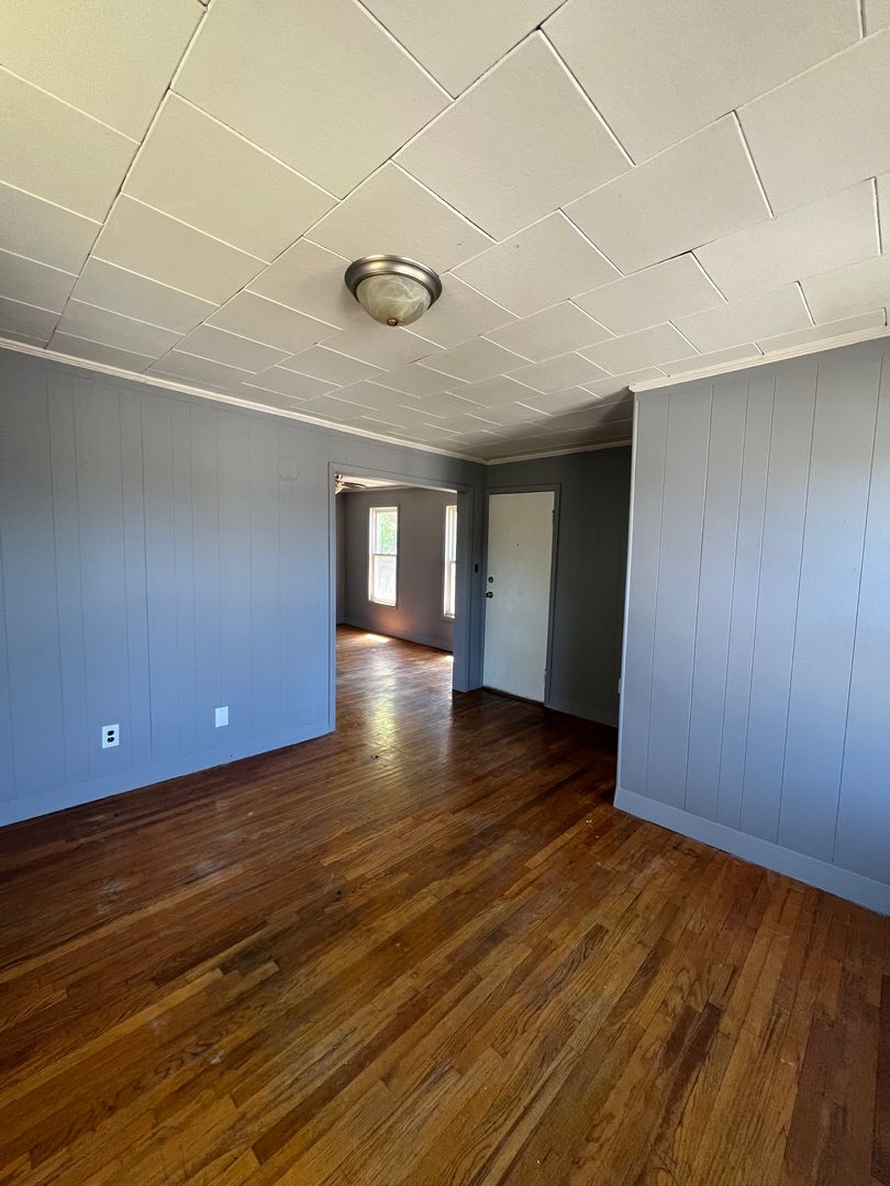 Gloversville Apartment: 42 Woodward Ave