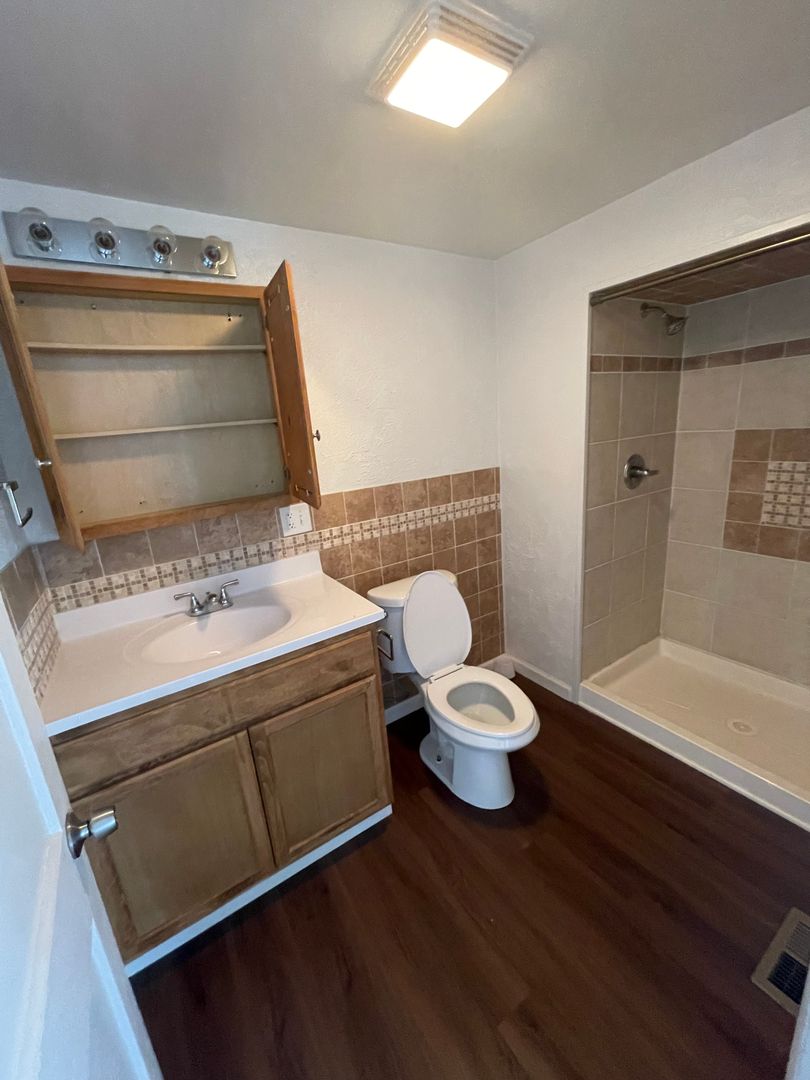Amsterdam Apartment: 18 BRANDT PL. AMSTERDAM, NY 12010