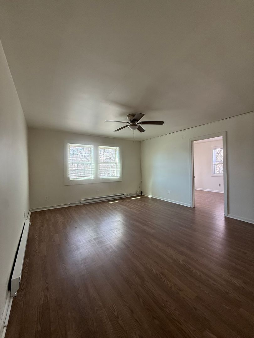 Gloversville Apartment: 82 Fremont St