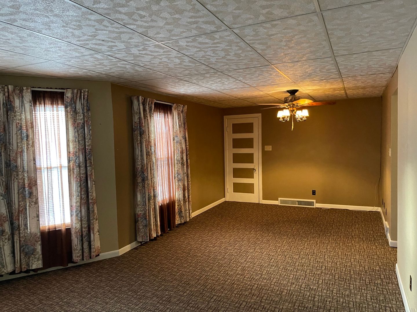 Amsterdam Apartment: 13 MCCLELLAN AVE. AMSTERDAM, NY 12010