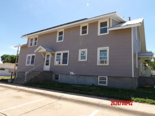 616 West B - 2