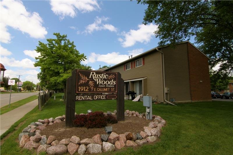 Appleton Apartment: 1912 East Calumet Street