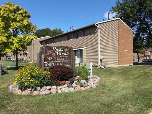 Appleton 2 Bedroom Townhome! – photo 1