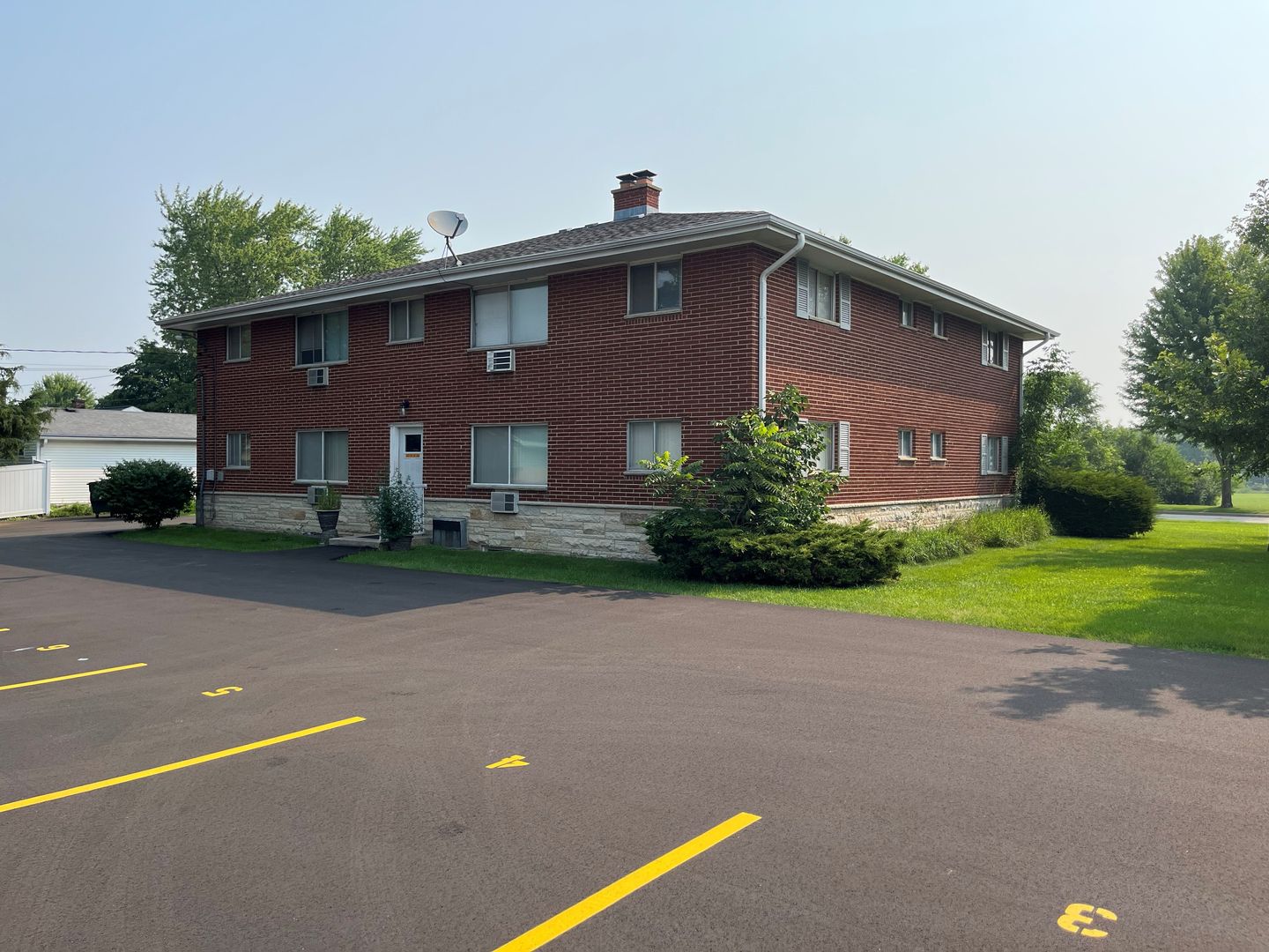 Grafton Apartment: 959 8th Avenue
