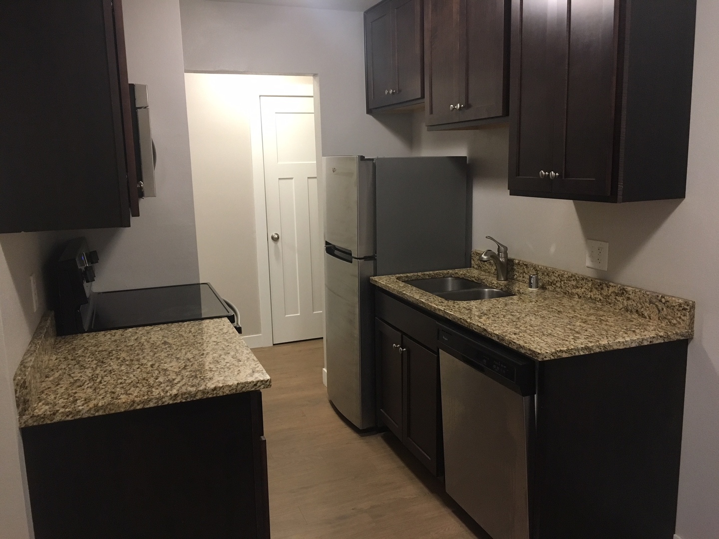 Milwaukee Apartment: 2019 N Farwell Ave