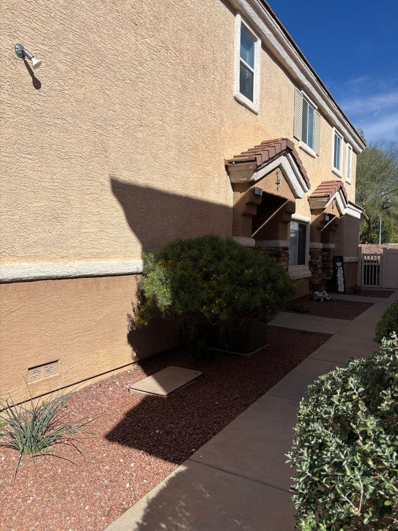 Henderson House: 90 Dow Jones #1