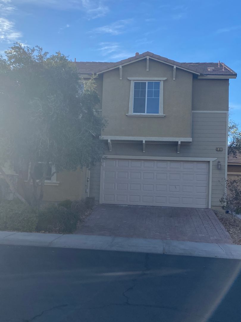 Henderson House: 989 Wagner Valley St.