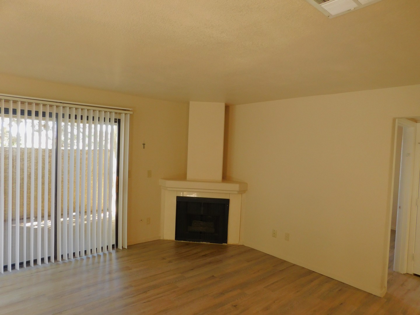 Henderson Condo: 601 Cabrillo Circle #429