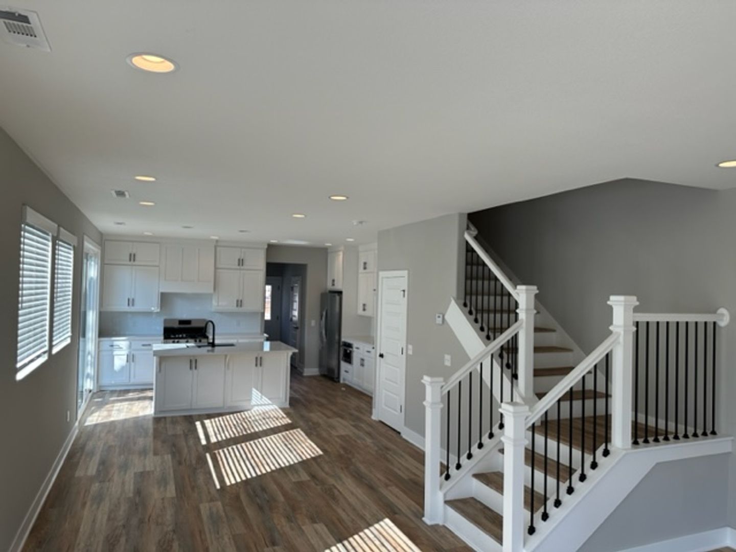 Fayetteville House: 122 E Spring St