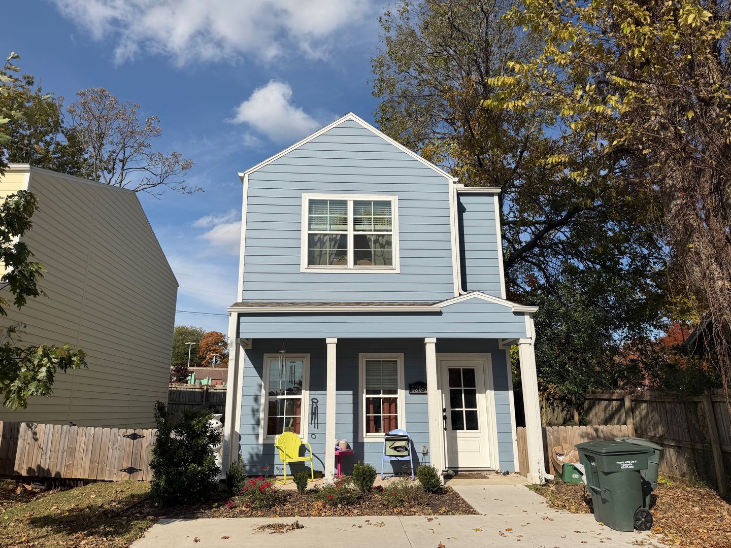 Fayetteville House: 126 E Spring St B