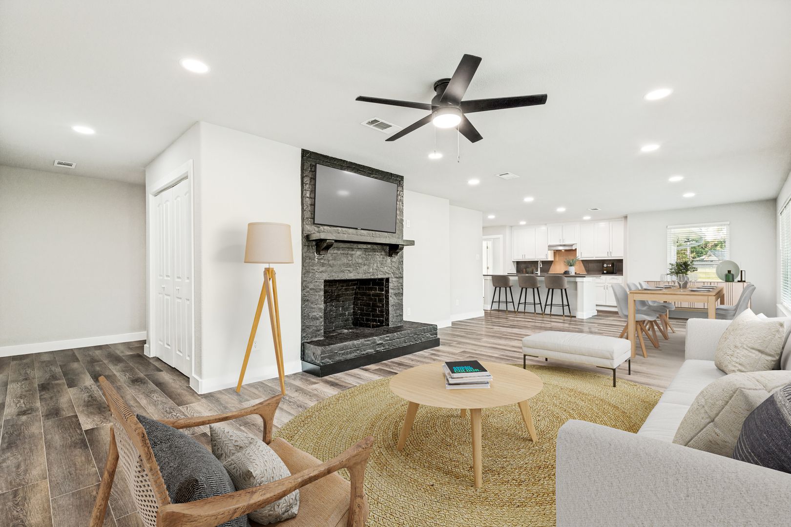 Lakewood Village House: 437 Peninsula Drive
