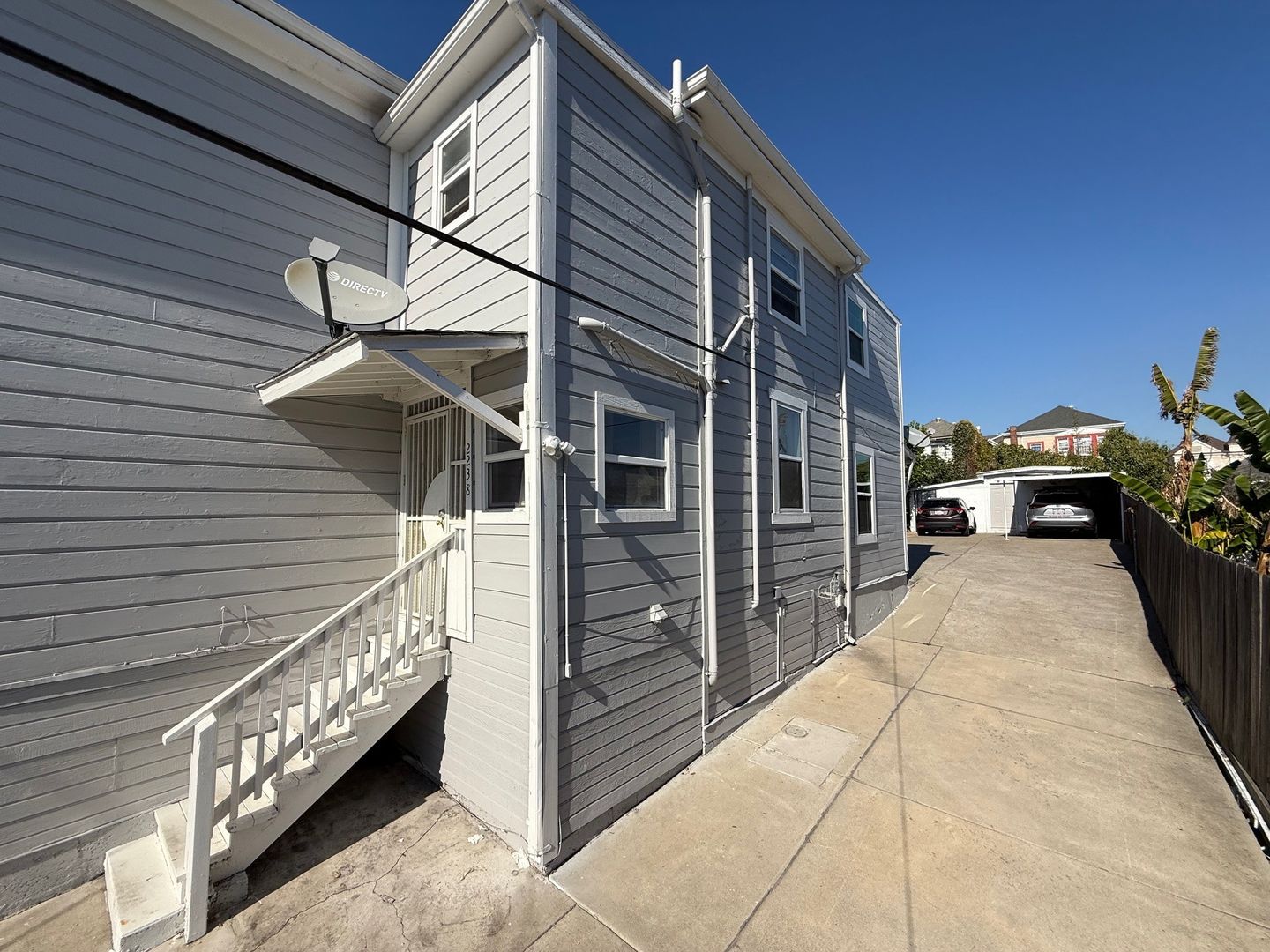 Oakland Apartment: 2238 East 21st Street